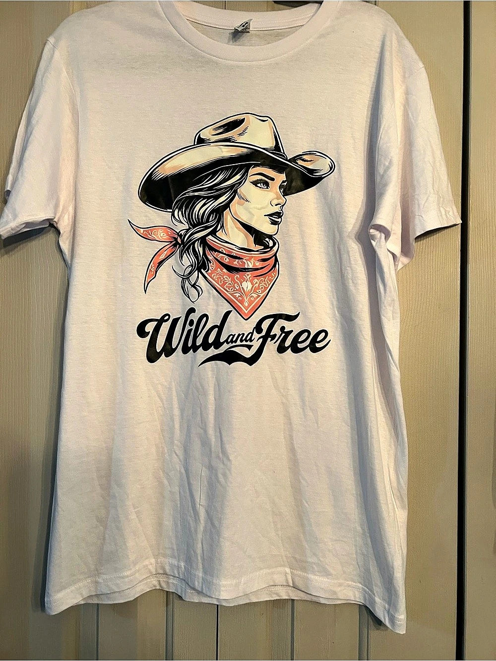 Silver PawWestern Graphic Tee in White Size Medium